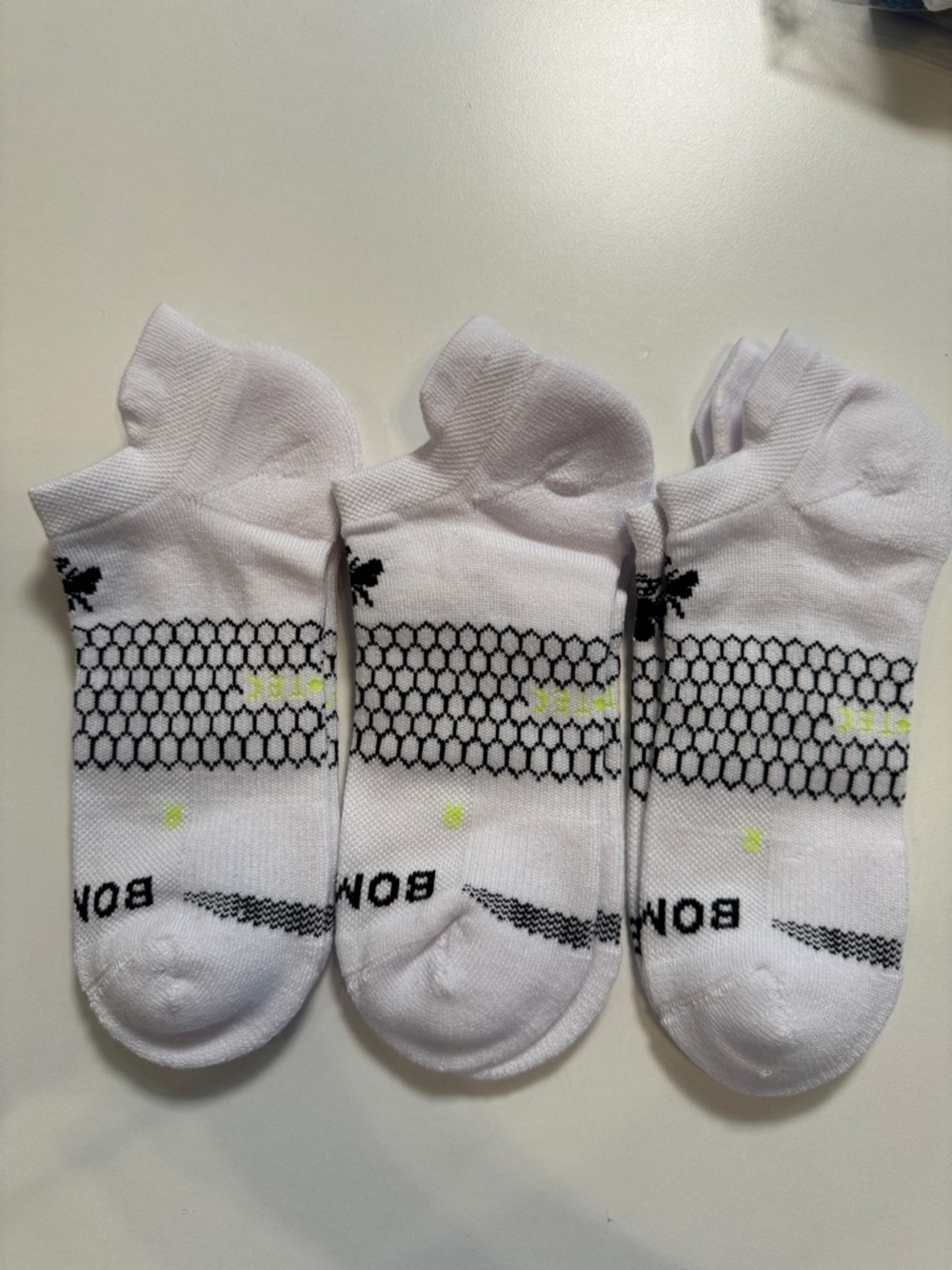 Bombas NWT Hex-Tec 3PR Unisex SZ: Medium Color:White
